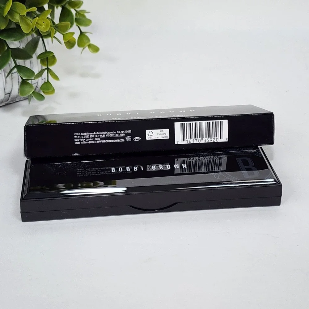 Bobbi Brown Smokey Nudes Eye Shadow Palette - Brand New